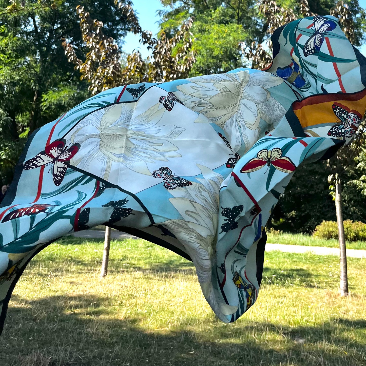 Apaszka dwustronna 106003- Ręcznie rolowane brzegi