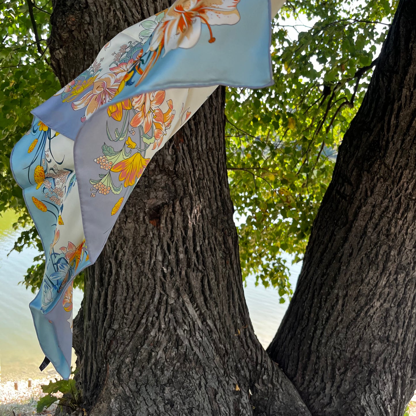 Apaszka dwustronna  106004- Ręcznie rolowane brzegi