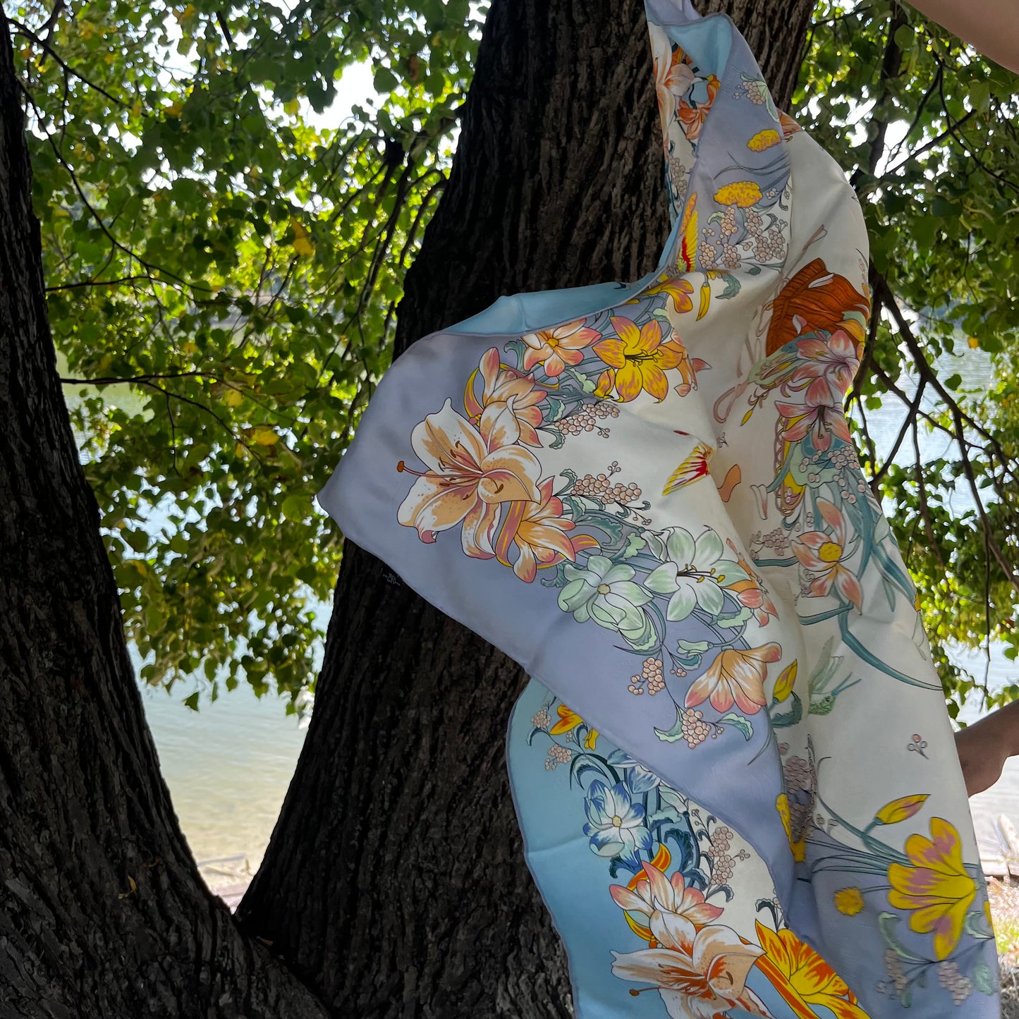 Apaszka dwustronna  106004- Ręcznie rolowane brzegi