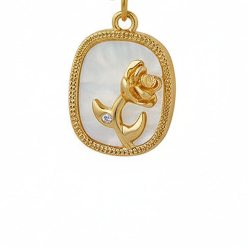 Naszyjnik perłowy z różą