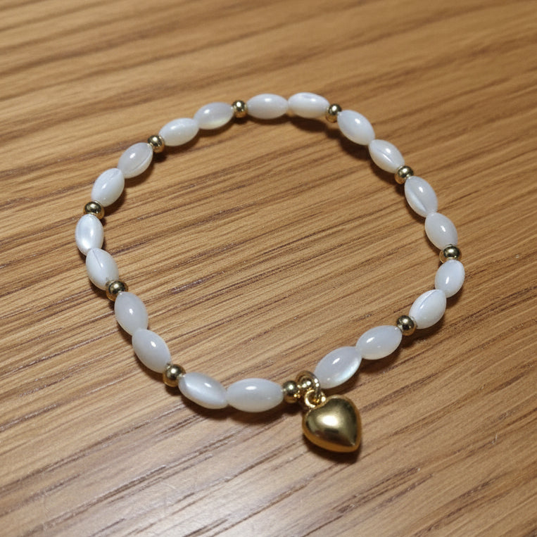 Bransoletka na gumce z masy perłowej