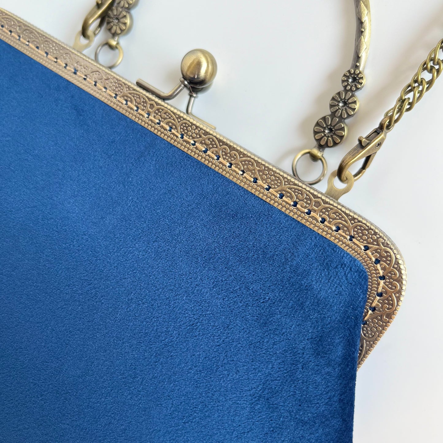 Torebka welurowa z rączką granatowa